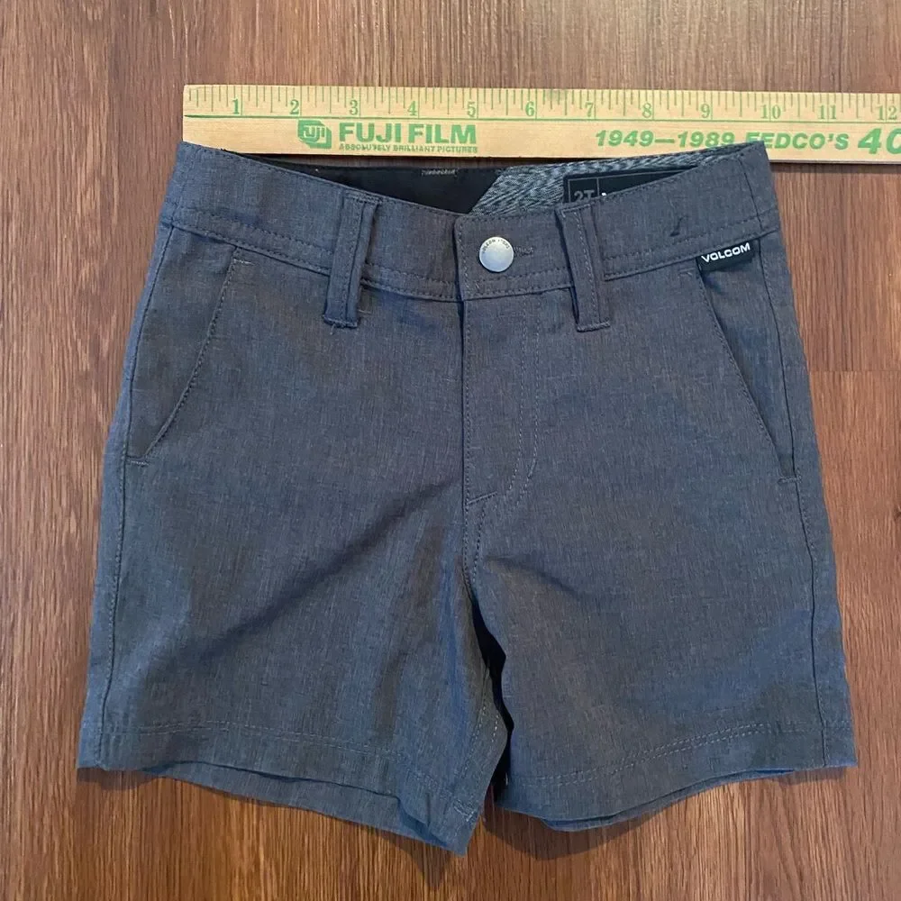 VOLCOM Shorts Toddler Size 2T Gray Flat front Surf Skate Hybrid